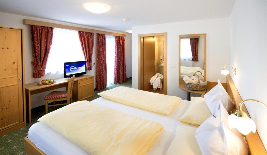 Hotel Bergblick Racines Pokoj fotografie